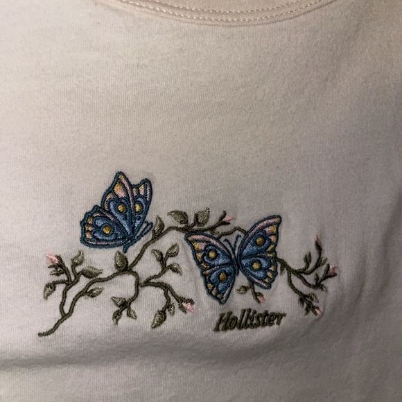 Hollister Baby Tee with Butterfly embroidery - Picture 2 of 3